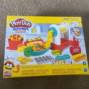 Play dog kitchen creations set